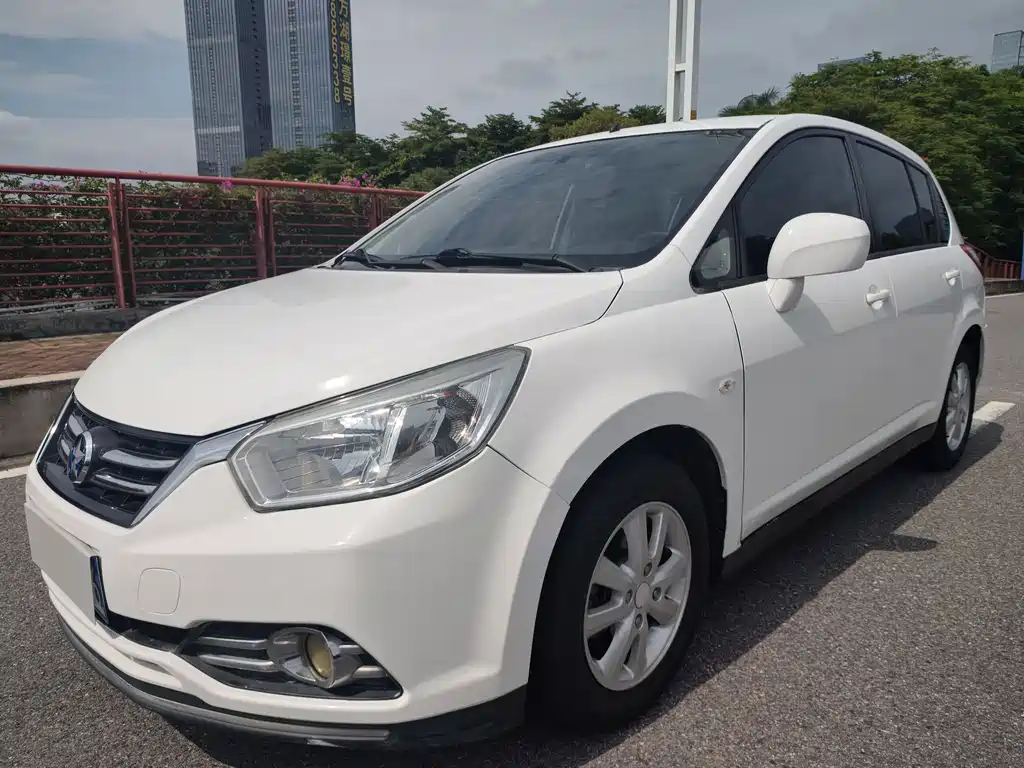 Venucia R50 2017