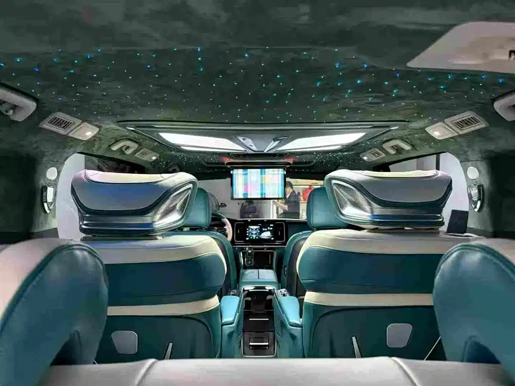GAC Motor Trumpchi M8 2022 — фото 8