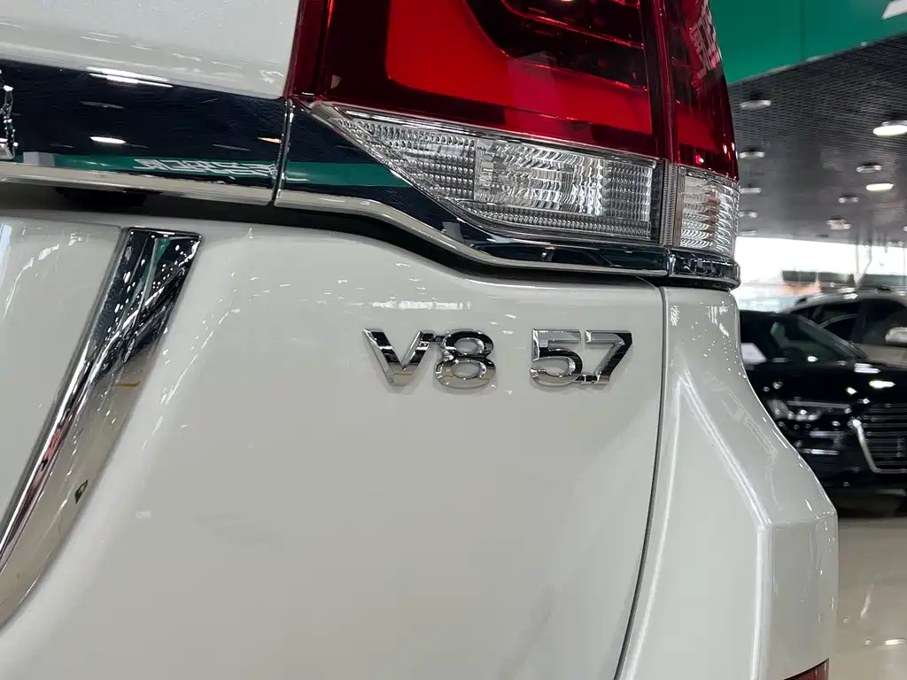 Toyota Land Cruiser 2019 — фото 10