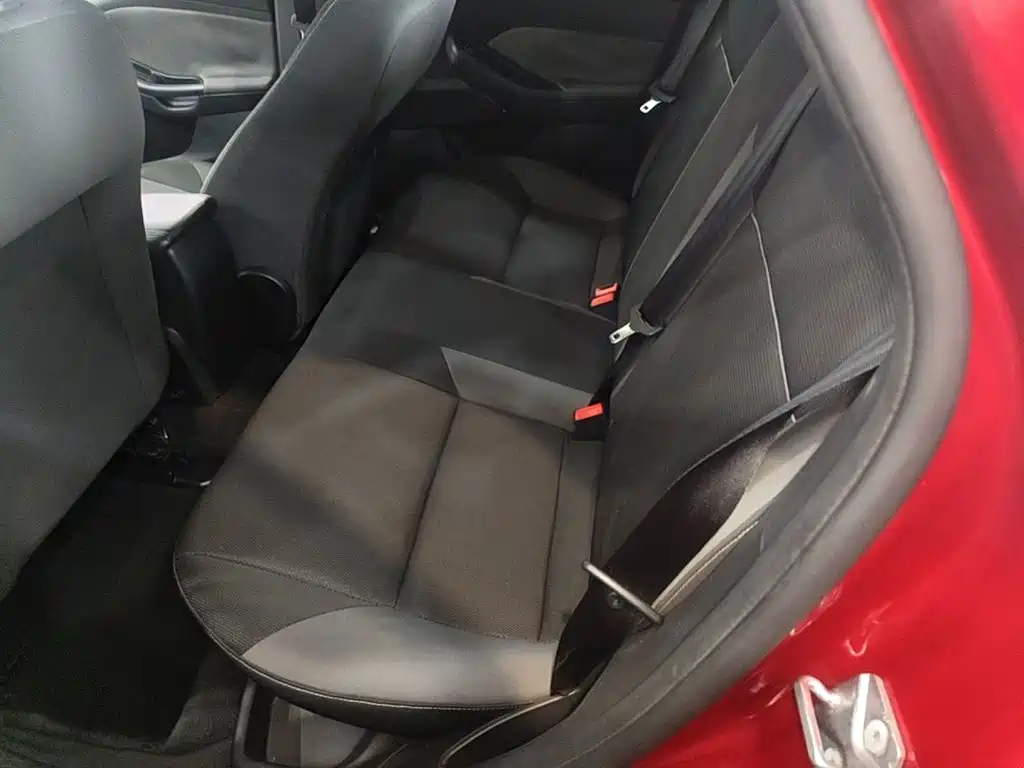 Ford Focus 2015 — фото 17