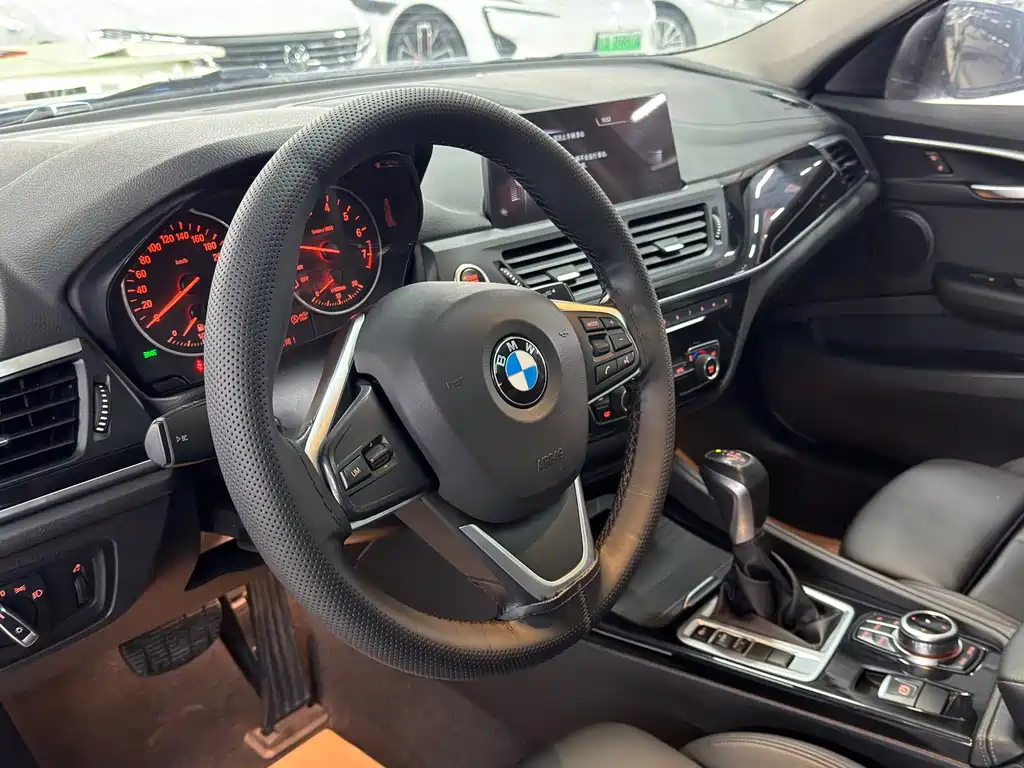 BMW 1 Series 2018 — фото 4