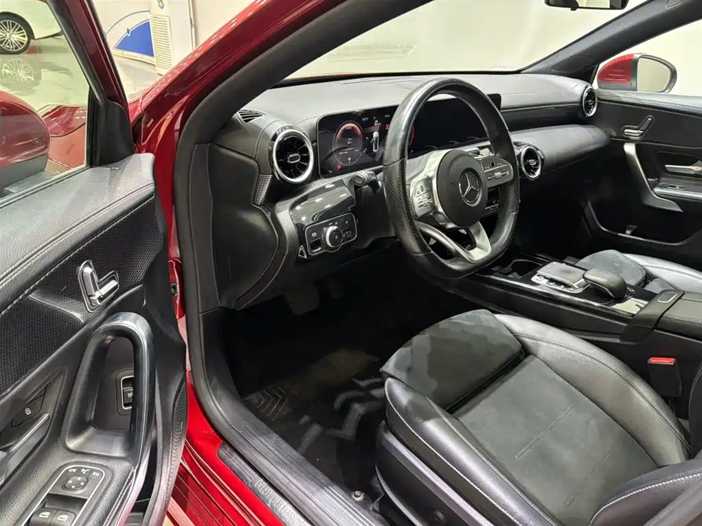 Mercedes-Benz A-Class 2020 — фото 13
