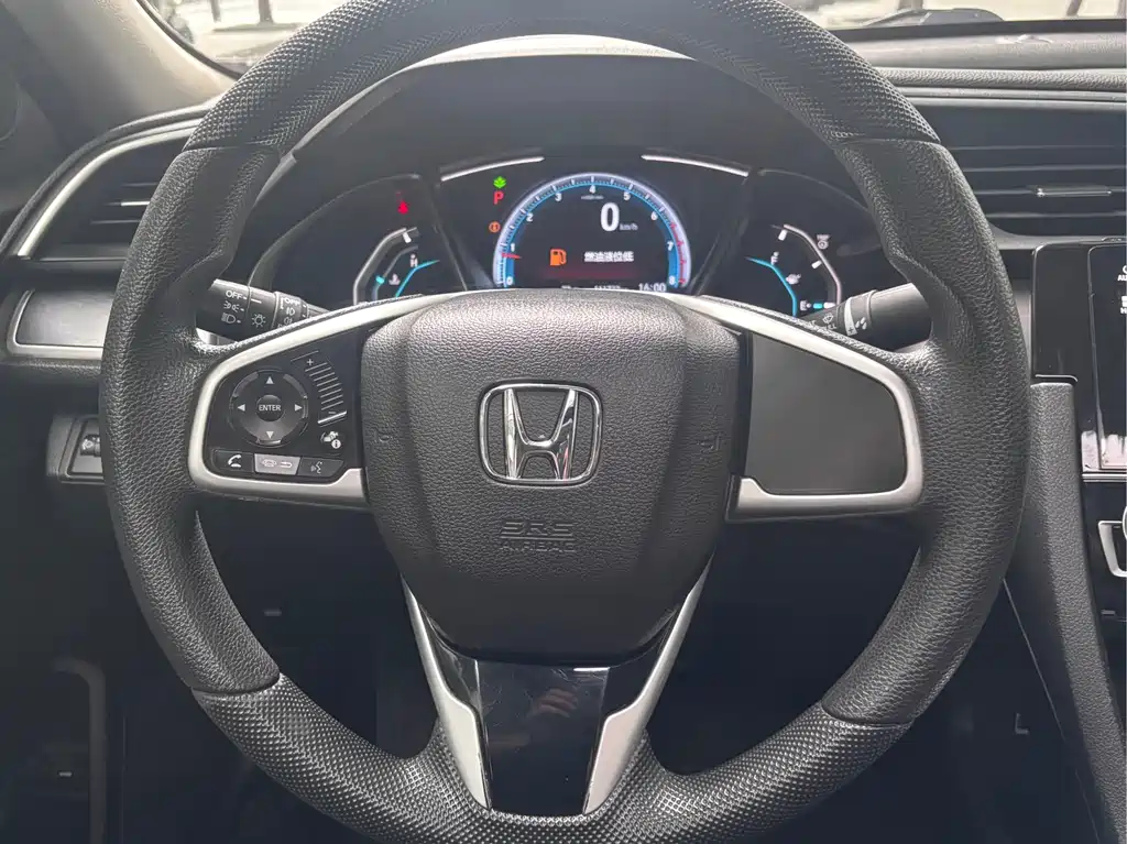 Honda Civic 2018 — фото 13