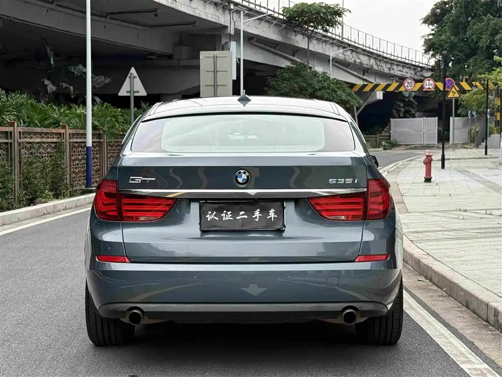 BMW 5 Series GT 2011 — фото 21
