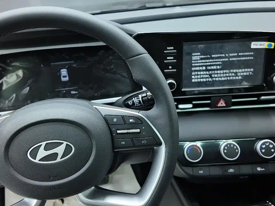 Hyundai Elantra 2025 — фото 9