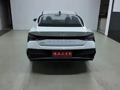 Hyundai Elantra 2025