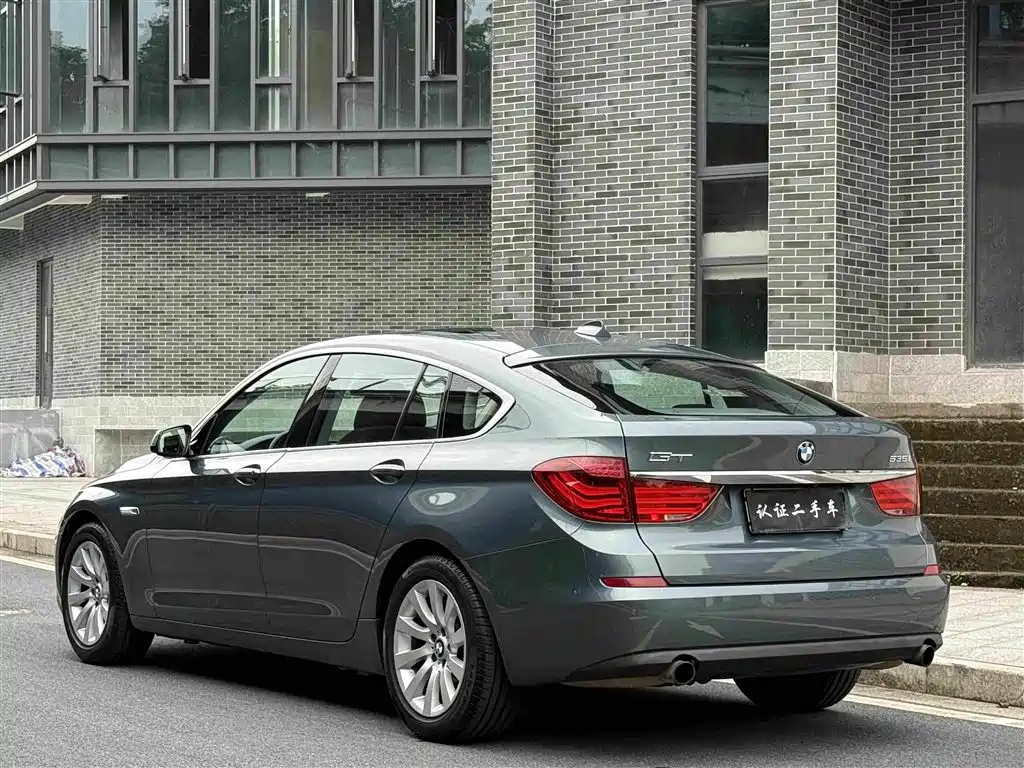 BMW 5 Series GT 2011
