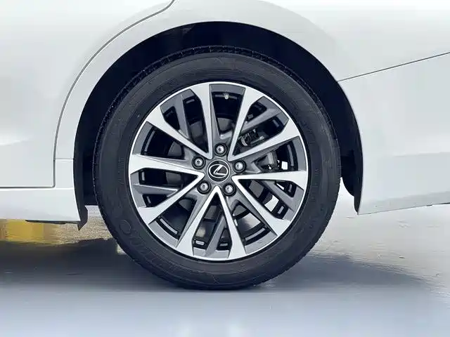 Lexus ES 2024 — фото 16