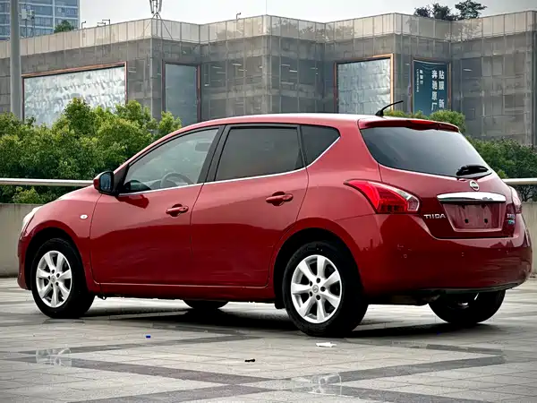 Nissan Tiida 2014