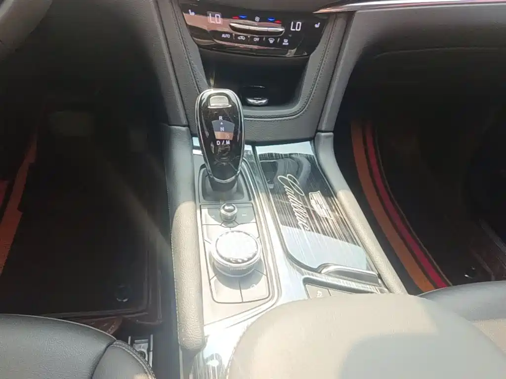 Cadillac XT5 2020 — фото 14