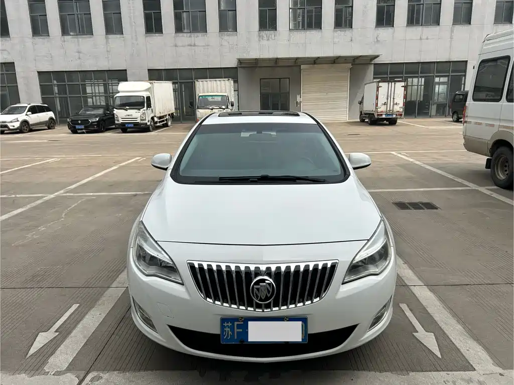 Buick Excelle 2013 — фото 3