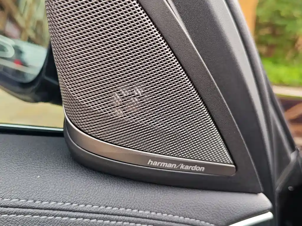 BMW 5 Series 2022 — фото 14