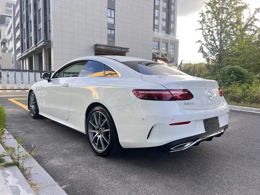 Mercedes-Benz E-Class 2021 — фото 20