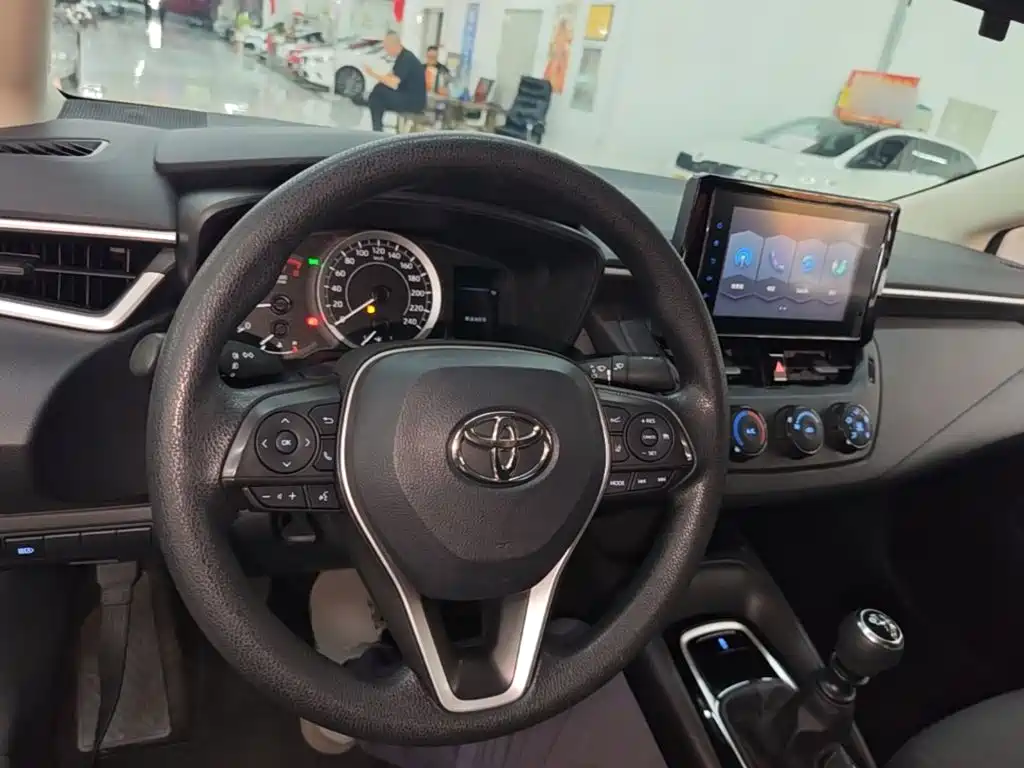 Toyota Corolla 2021 — фото 10
