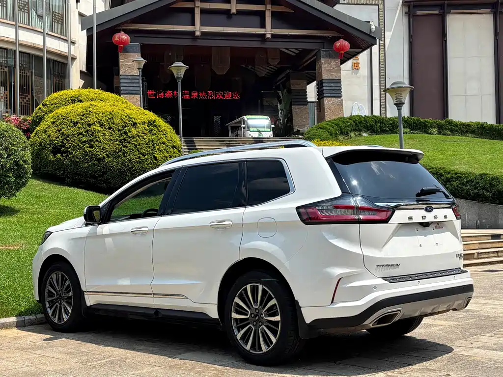 Ford Edge 2021 — фото 20