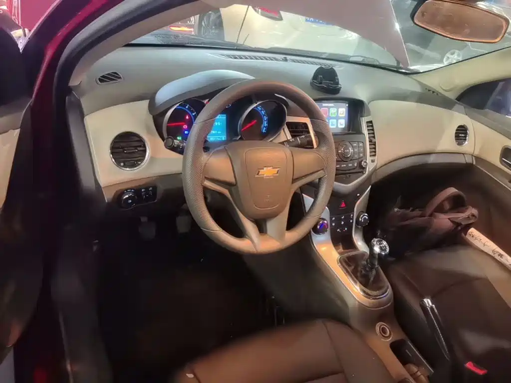 Chevrolet Cruze 2015 — фото 10