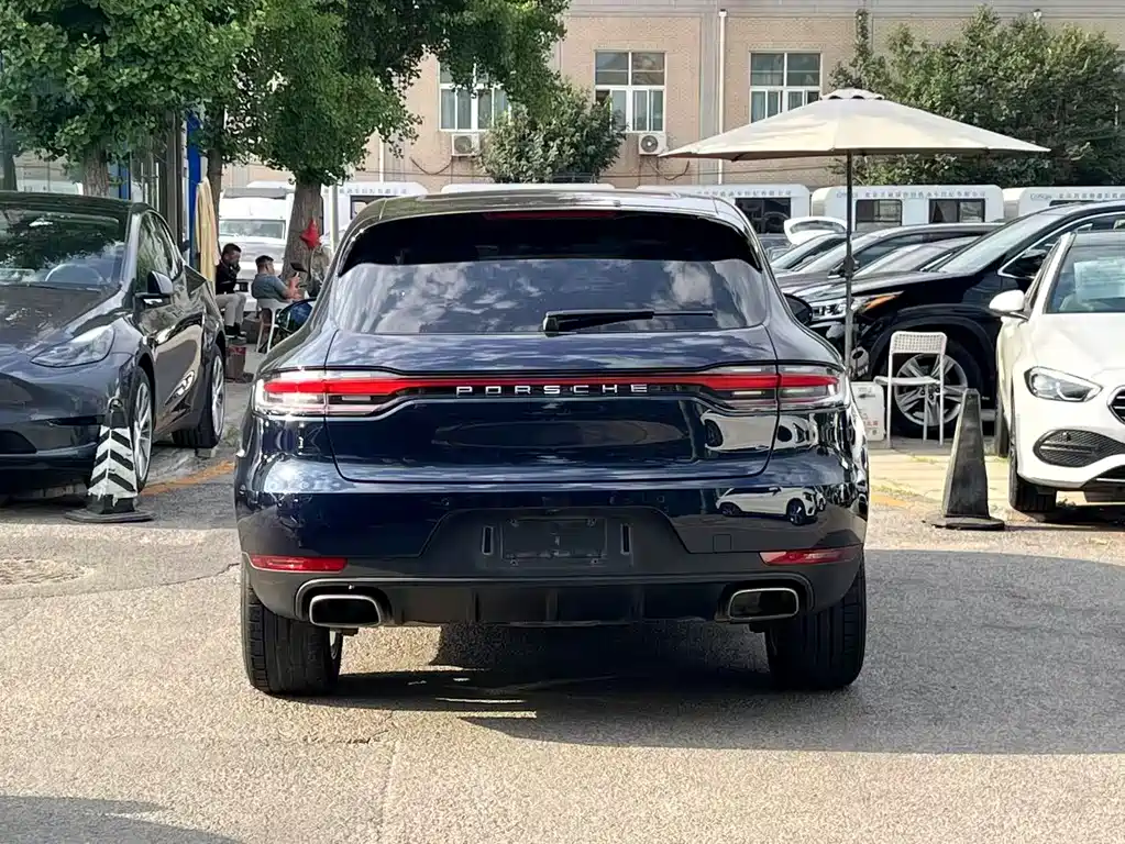 Porsche Macan 2021