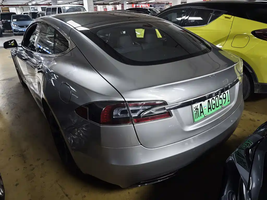 Tesla Model S 2019 — фото 11