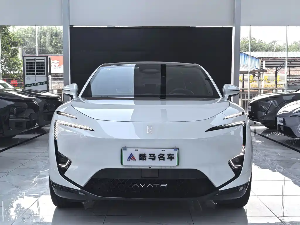 Avatr 11 2025