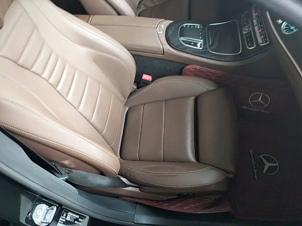 Mercedes-Benz E-Class 2019 — фото 25