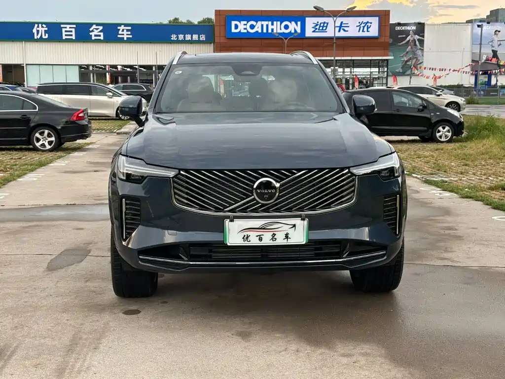 Volvo XC90 Plug-In Hybrid 2026 — фото 13