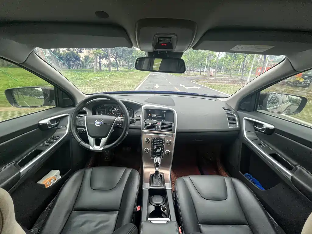 Volvo XC60 2015 — фото 16