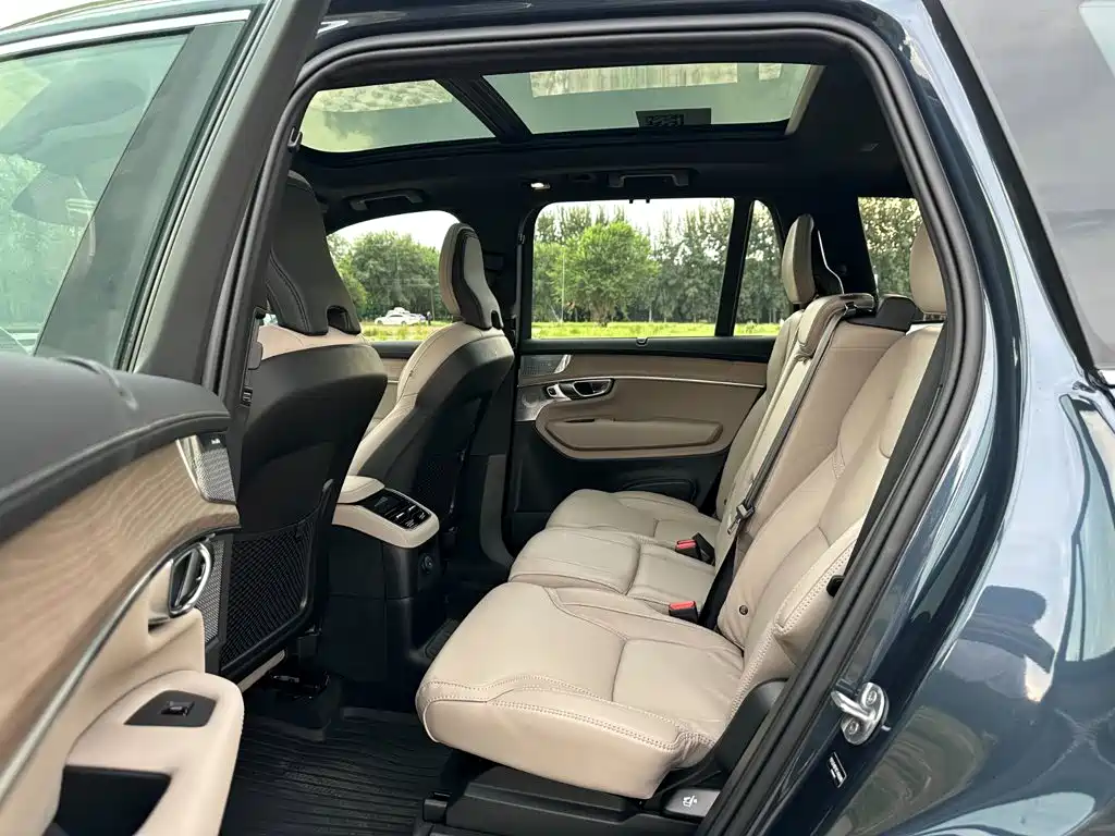 Volvo XC90 Plug-In Hybrid 2026 — фото 10
