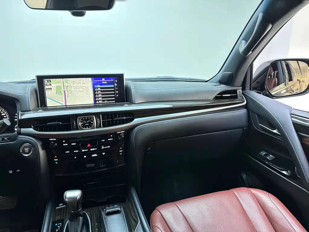 Lexus LX 2018 — фото 18