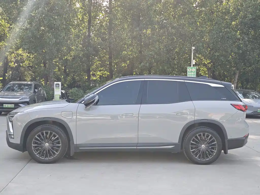 NIO ES8 2019