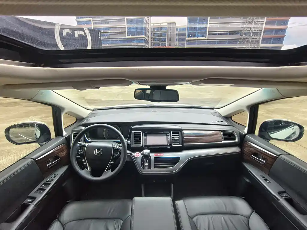 Honda Elysion 2017 — фото 14