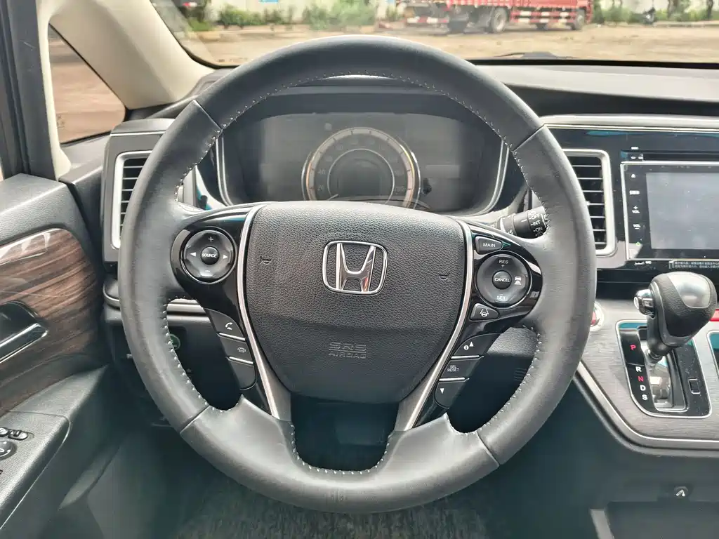 Honda Elysion 2017 — фото 16