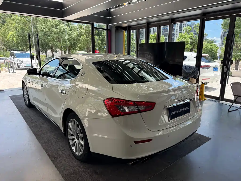 Maserati Ghibli 2017 — фото 14