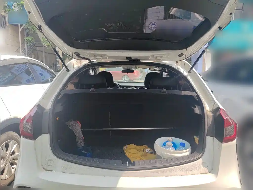 Geely Vision X3 2020 — фото 10