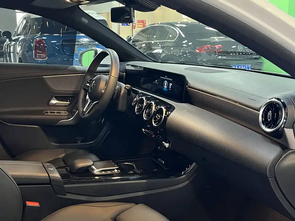 Mercedes-Benz A-Class 2021 — фото 13