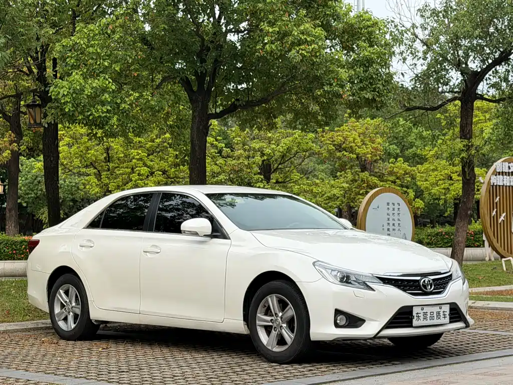 Toyota Reiz 2015