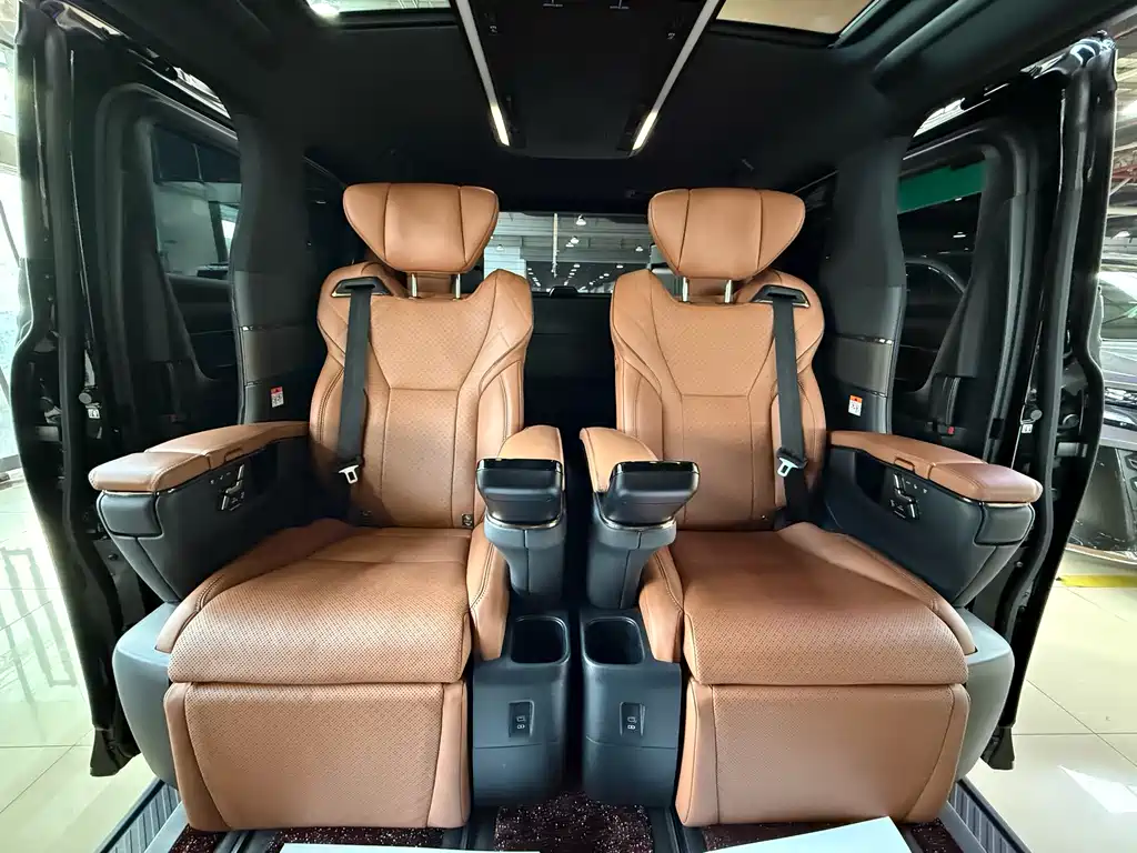 Toyota Alphard 2024 — фото 21