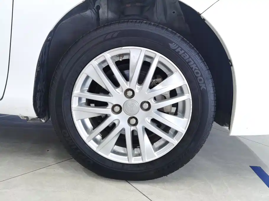 Toyota Yaris L 2015