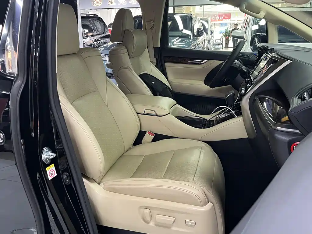 Toyota Alphard 2019 — фото 8