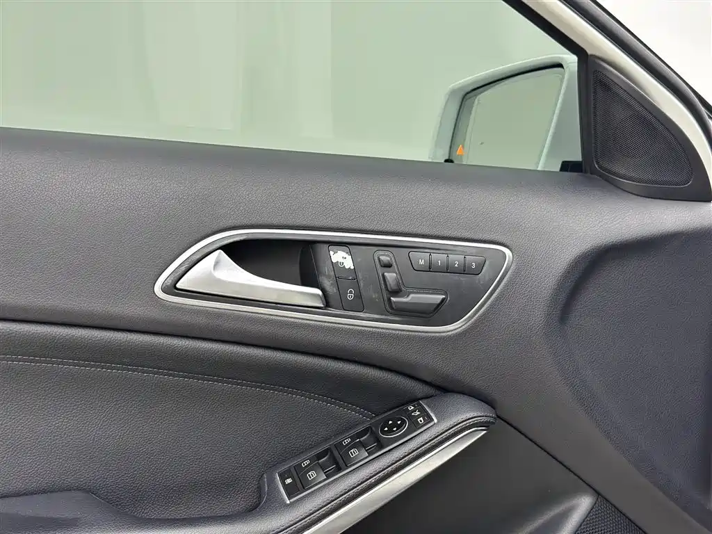 Mercedes-Benz GLA 2015 — фото 13