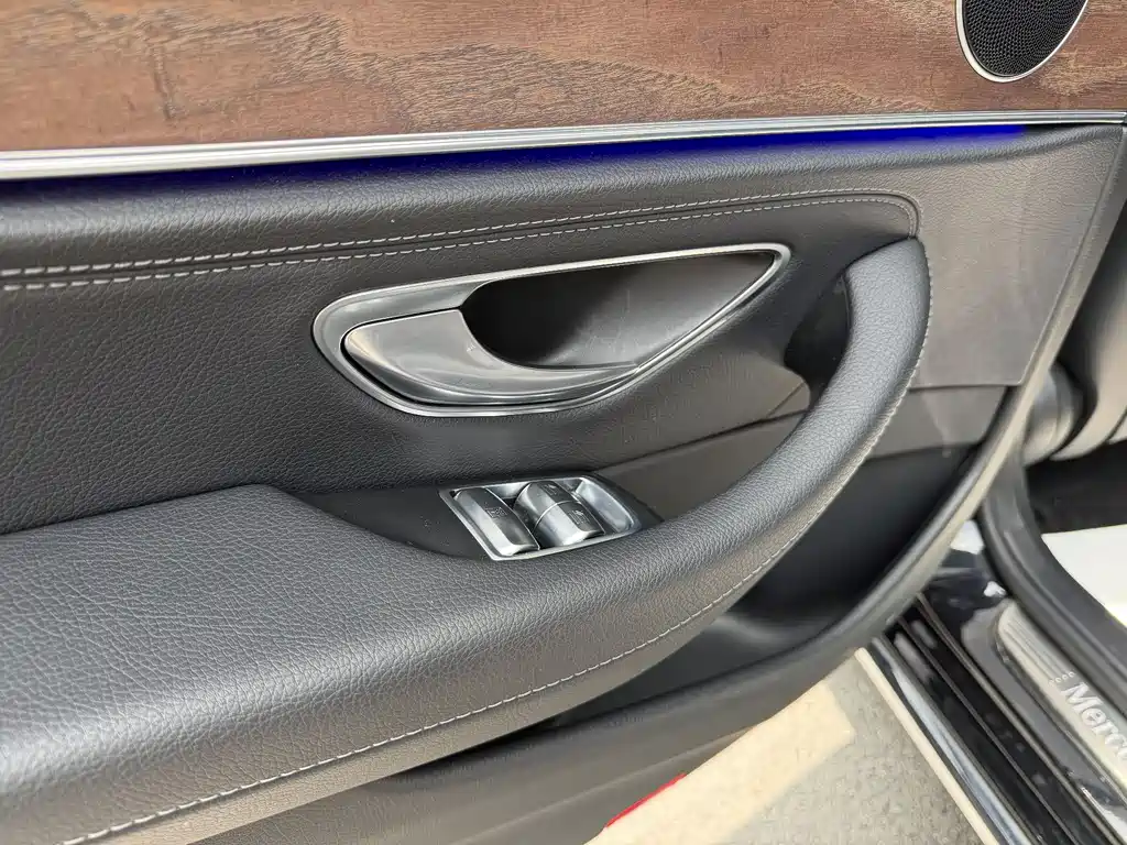 Mercedes-Benz E-Class 2020 — фото 13