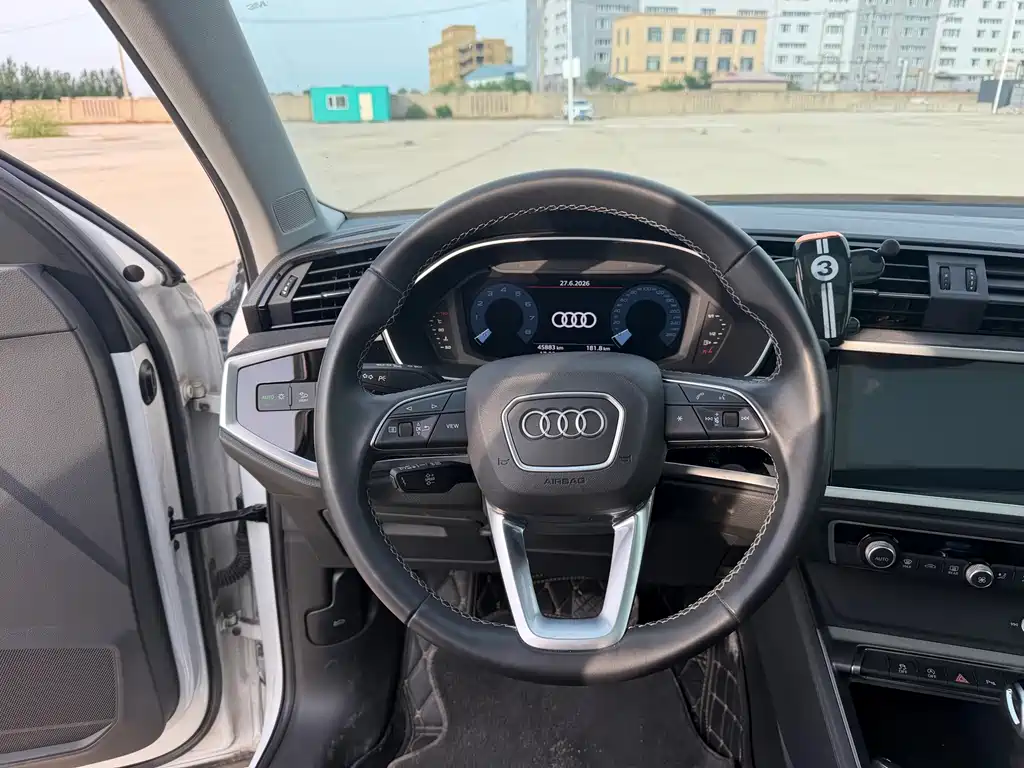 Audi Q3 2022 — фото 10