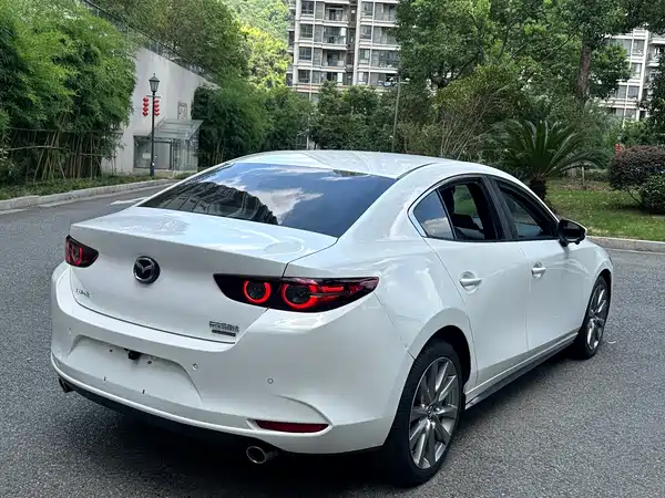 Mazda 3 Axela 2022