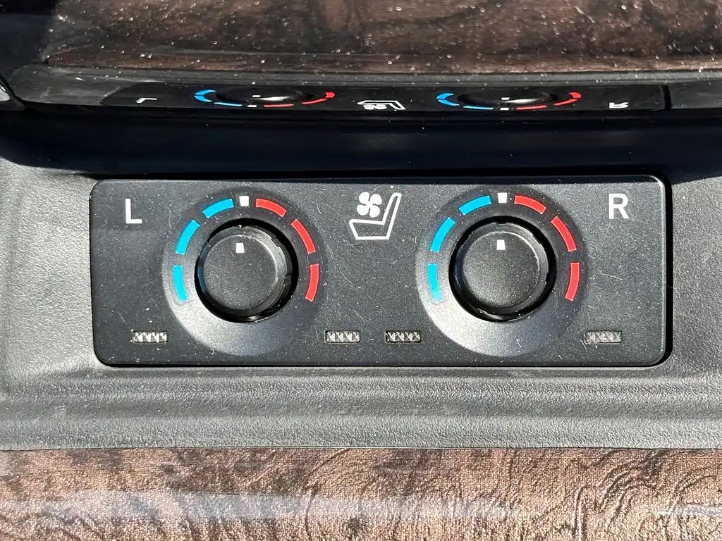 Toyota Vellfire 2021 — фото 29