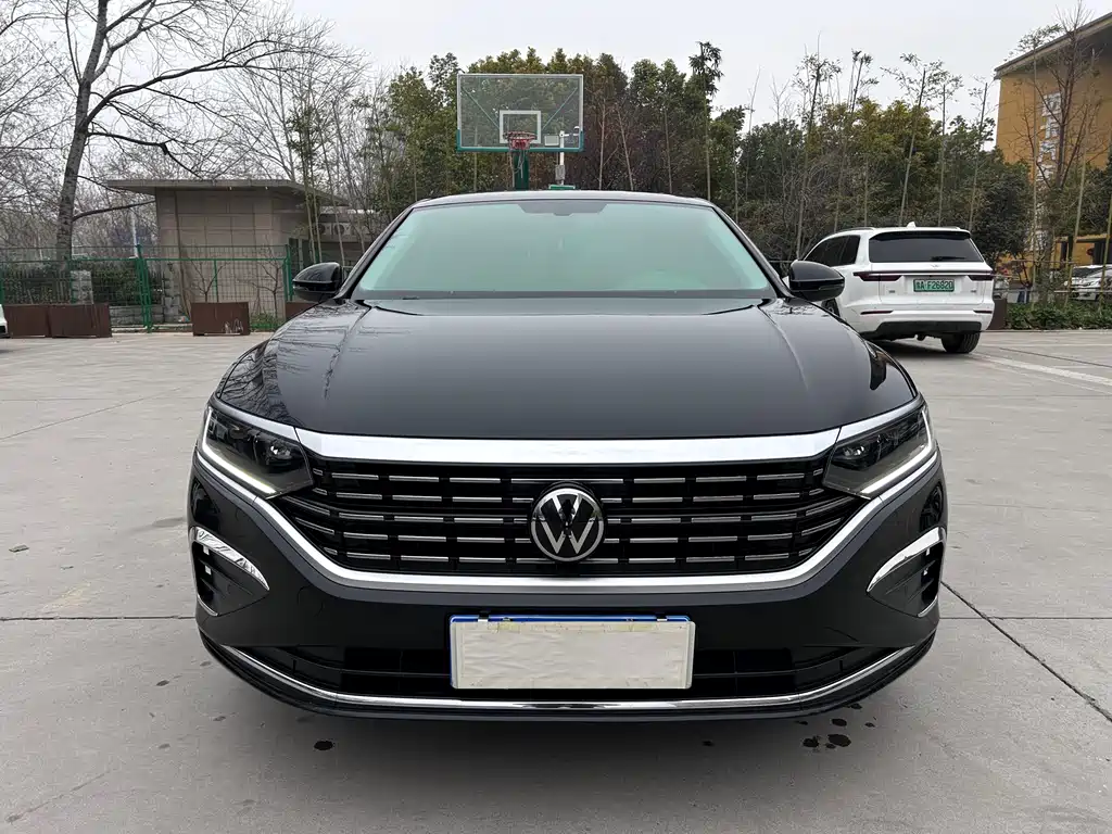 Volkswagen Passat 2024