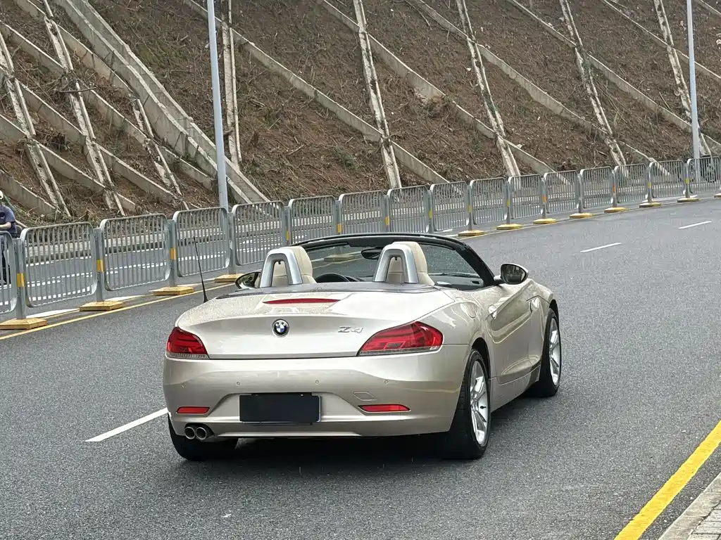BMW Z4 2011 — фото 13
