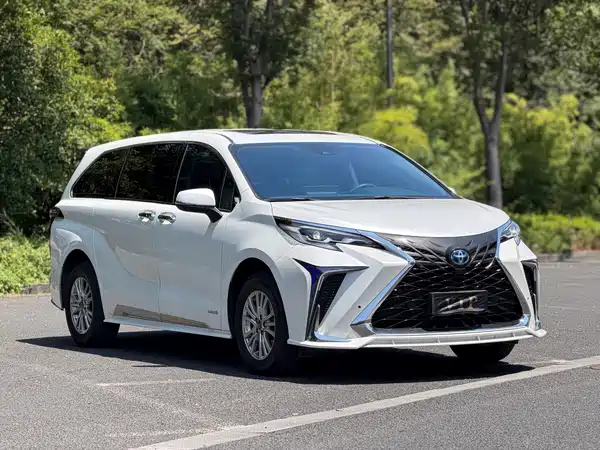 Toyota Sienna 2023