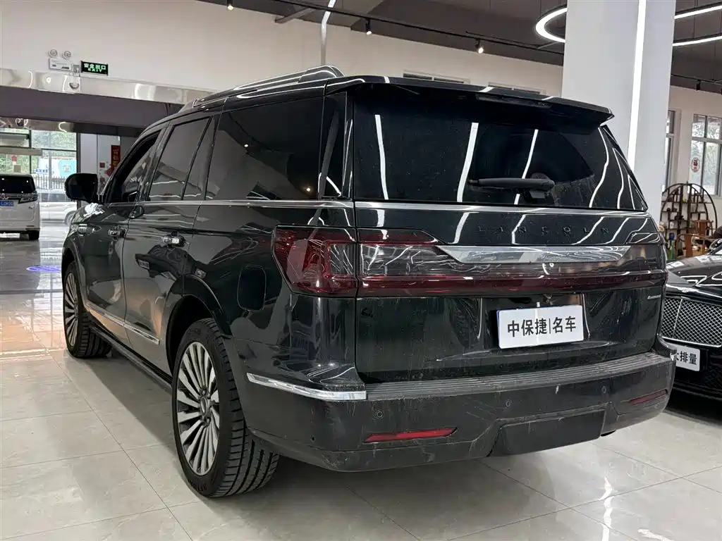 Lincoln Navigator 2018 — фото 9