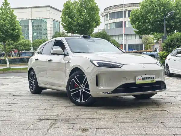 AITO M5 2025