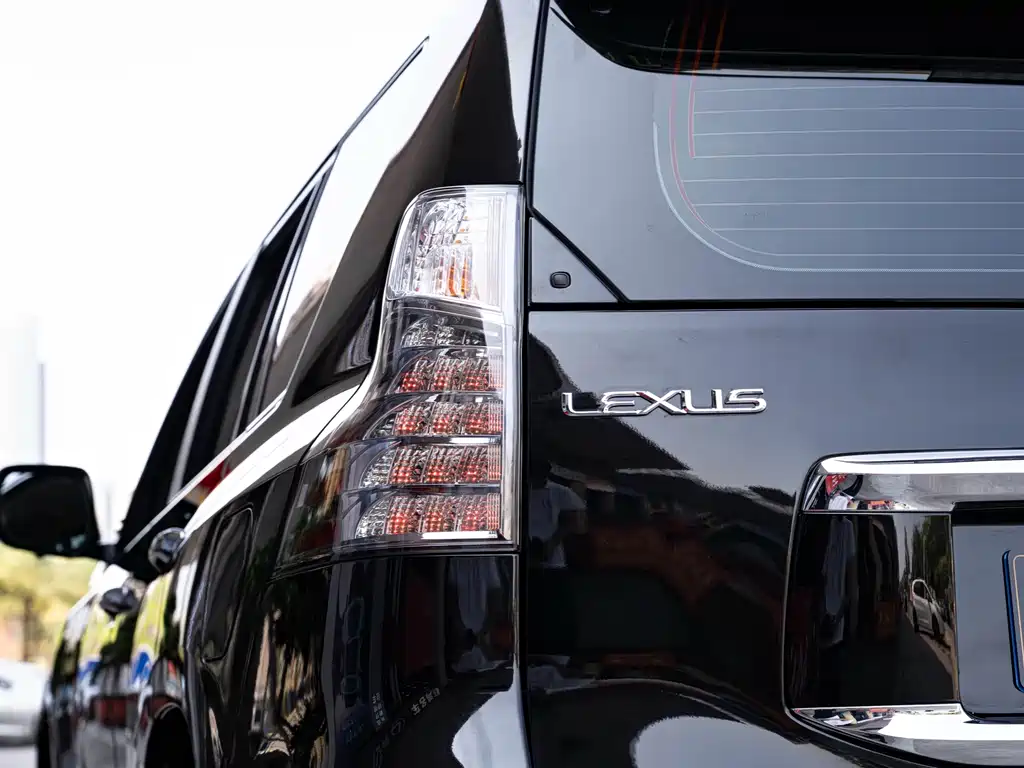 Lexus GX 2019 — фото 7
