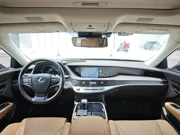 Lexus LS 2020